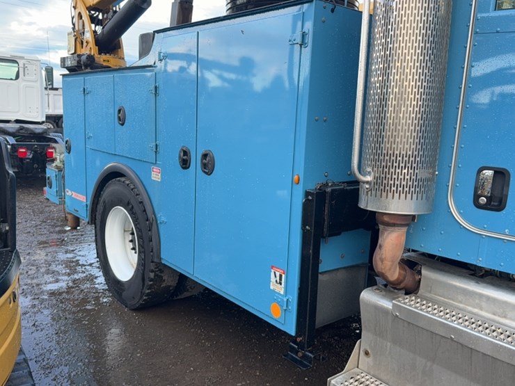 2012-peterbilt-337-image-7