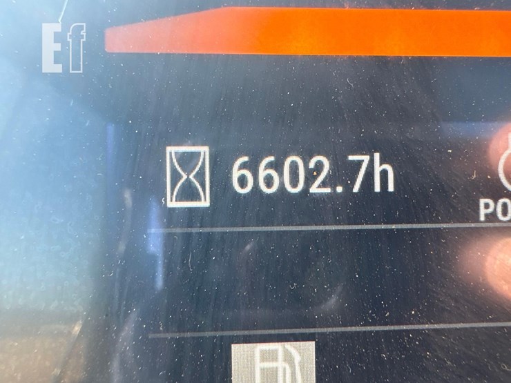 caterpillar-323-image-38