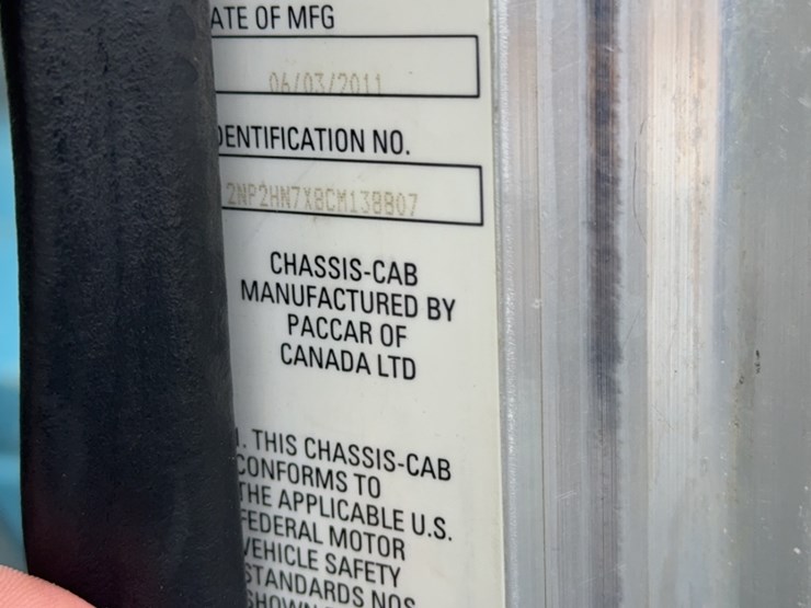 2012-peterbilt-337-image-23