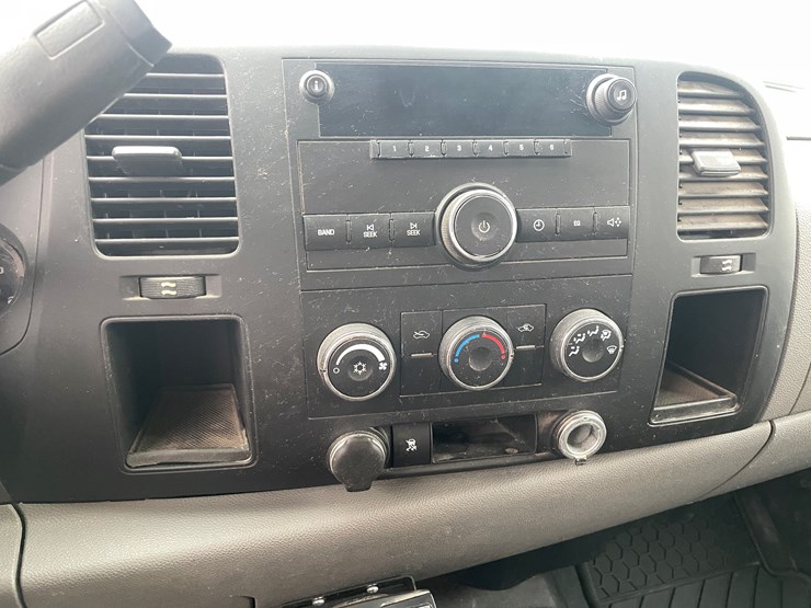 2010-chevrolet-1500-image-36