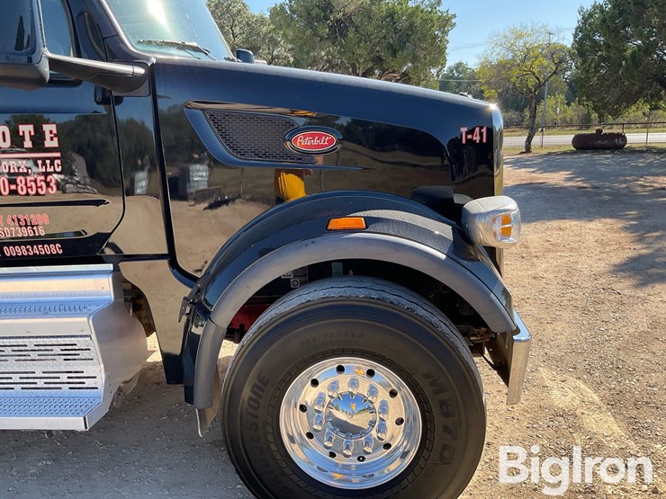 peterbilt-567-image-15