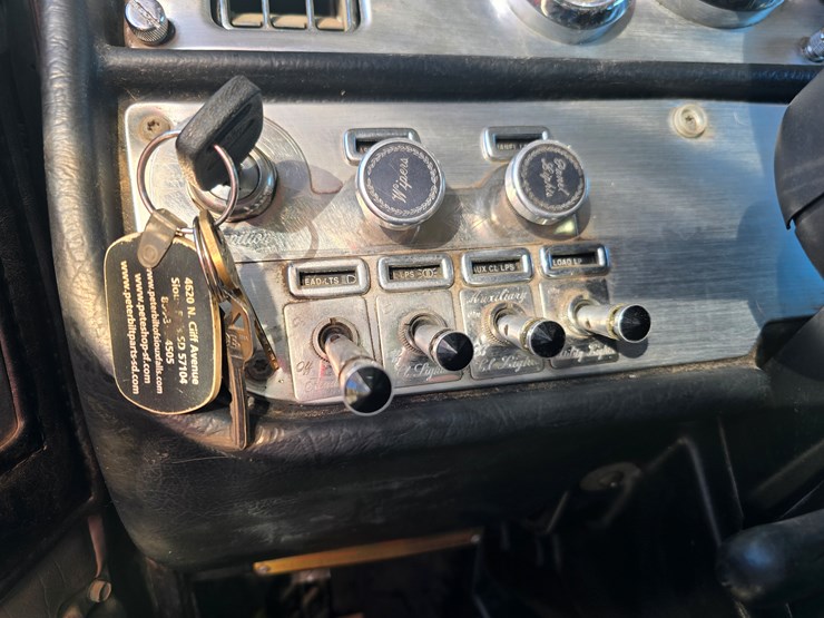 2005-peterbilt-379-image-99