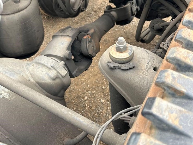 peterbilt-579-image-15