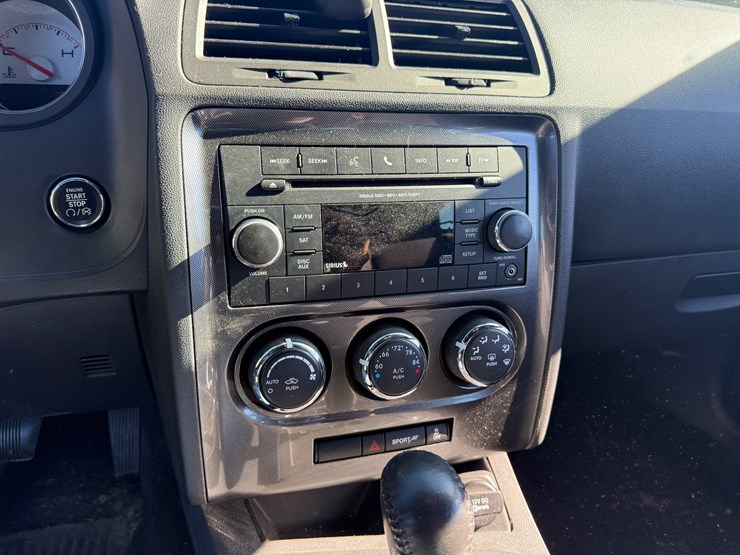 #1735-•-2013-dodge-challenger-(wi-title-in-delay)-(black-river-falls,-wi)-image-12