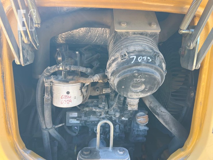 2015-deere-35g-image-31