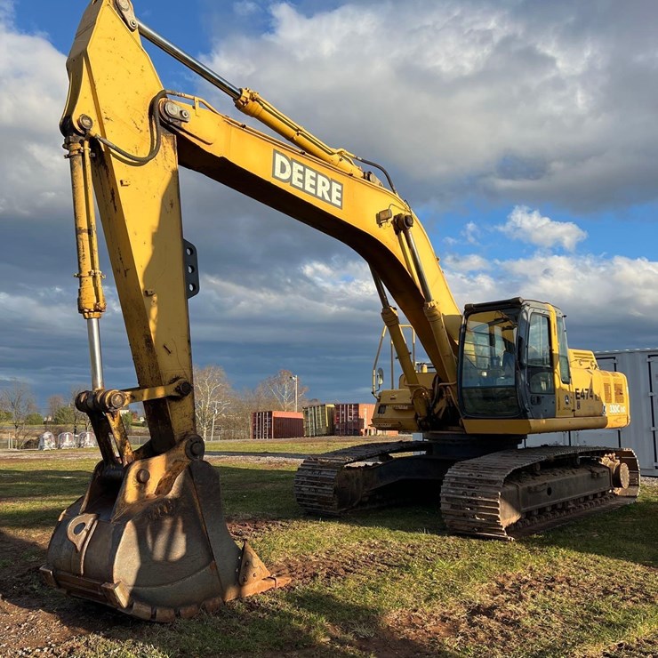 2005 John Deere 330CL
