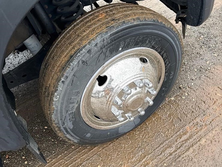 ford-f550-xl-image-12