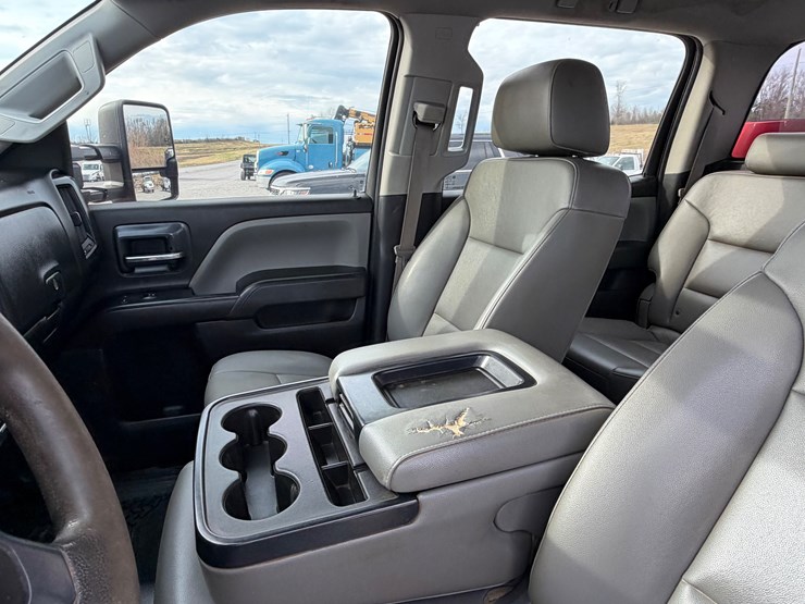 chevrolet-silverado-2500hd-image-16