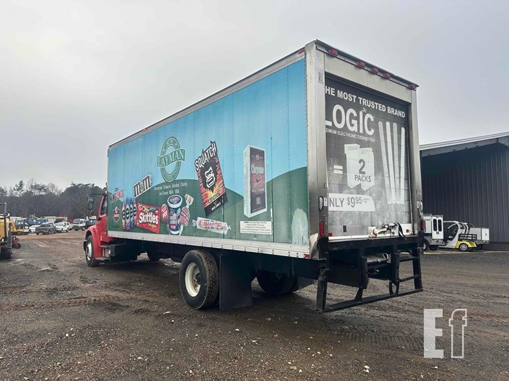 2016-freightliner-business-class-m2-106-image-3