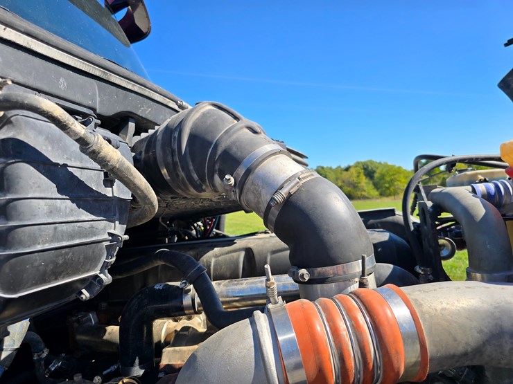 peterbilt-579-image-62