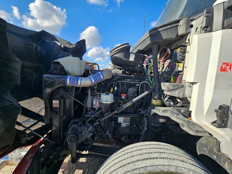 2021-kenworth-t680-image-94