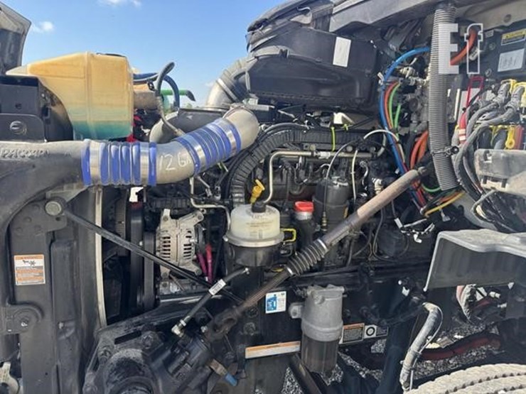 2019-peterbilt-579-image-31