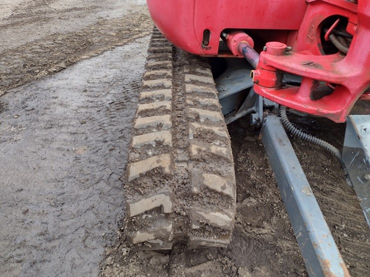 takeuchi-tb240-image-42