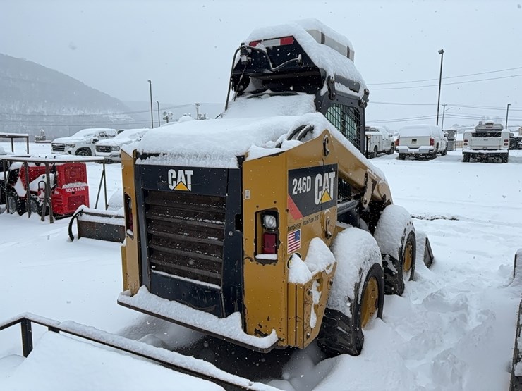 2015-caterpillar-246d-image-5