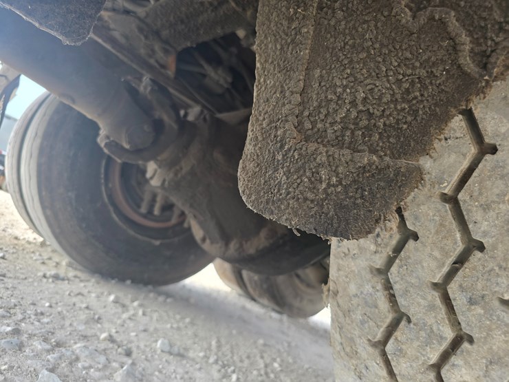 2003-peterbilt-320-image-94