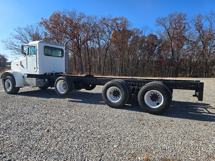 peterbilt-357-image-17
