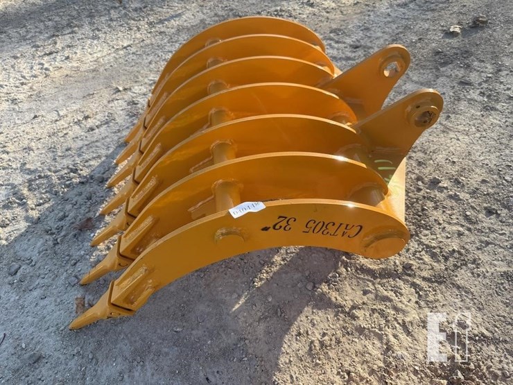 cat-305-excavator-attachments-image-3