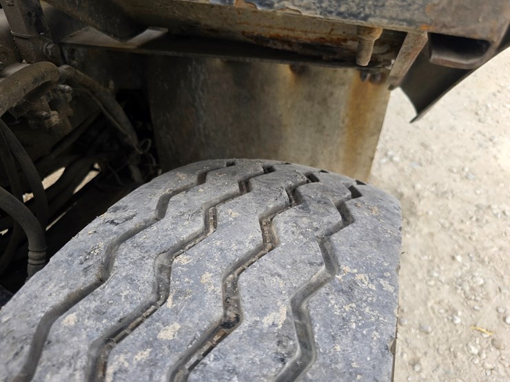 2003-peterbilt-320-image-83