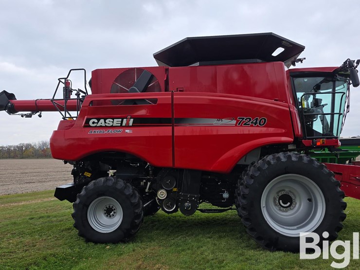 case-ih-7240-image-4
