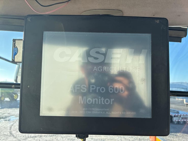 case-ih-magnum-305-image-81