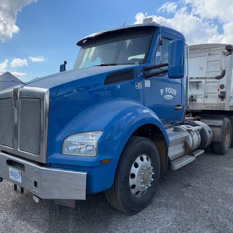 2016 KENWORTH T880