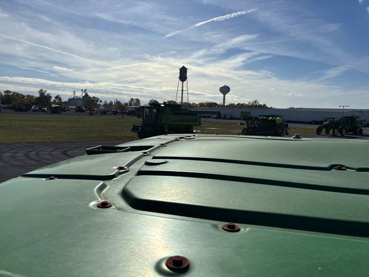 2014-john-deere-8295r-image-72