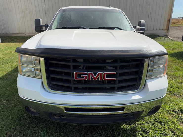 2009-gmc-2500-image-13
