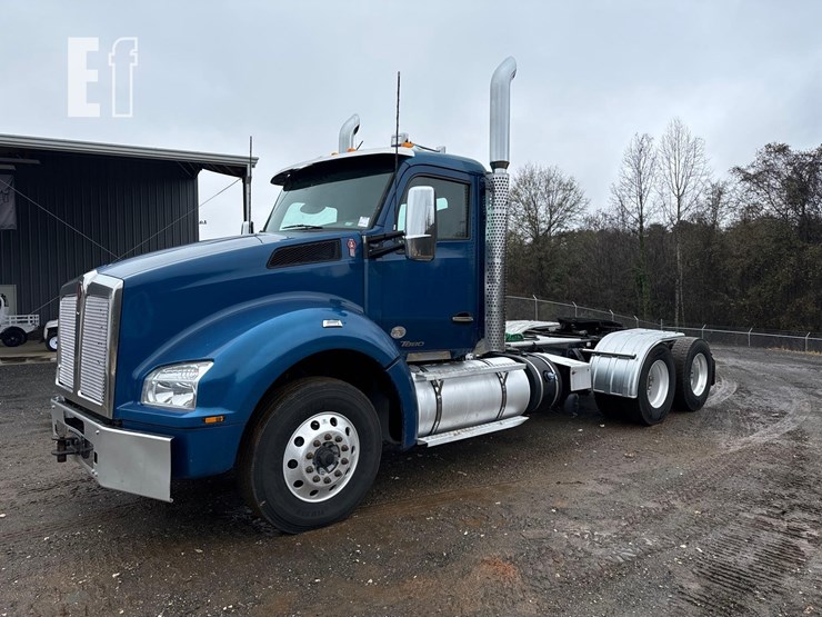 2015-kenworth-t880-image-1