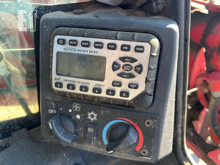 2019-takeuchi-tl12v2-image-32