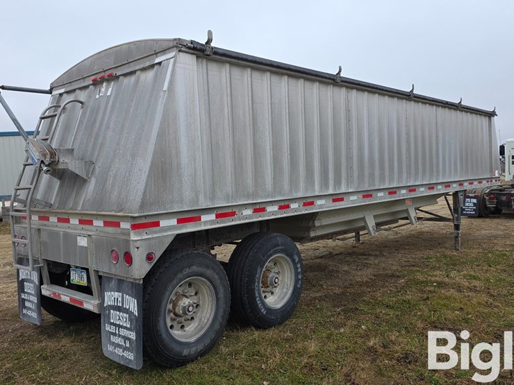 neville-trailer-image-5