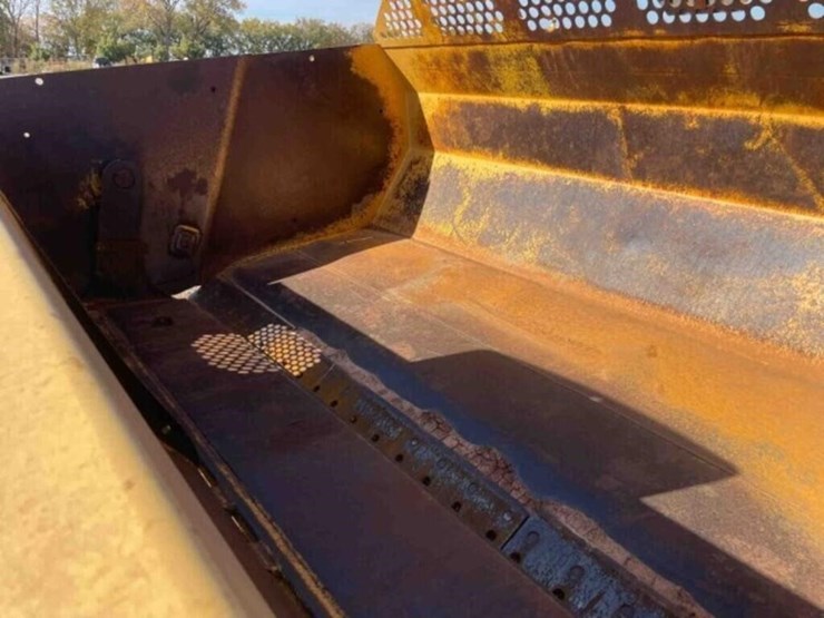 2004-&-2005-john-deere-1812-scraper-package-of-two-image-14