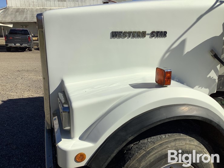 2000-western-star-4964f-image-13