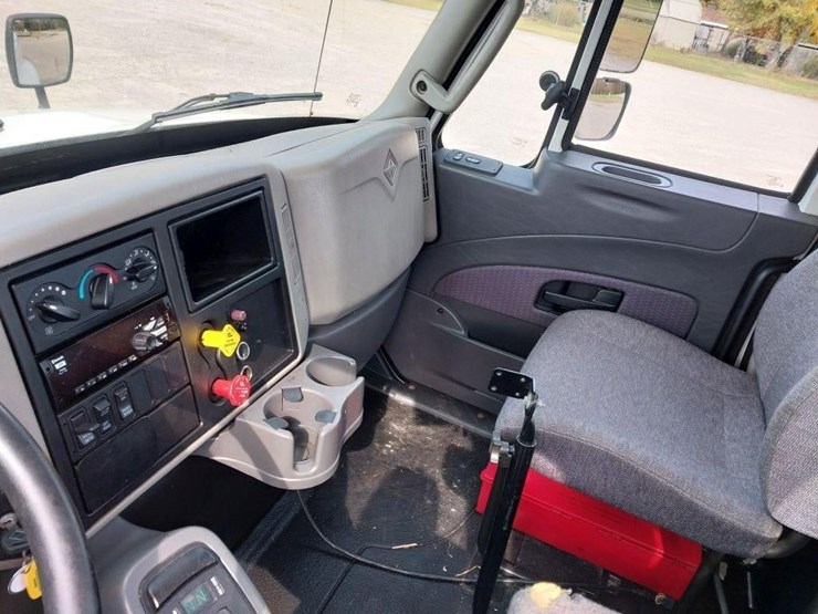 2017-international-4000-image-10