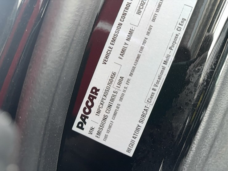 peterbilt-567-image-16