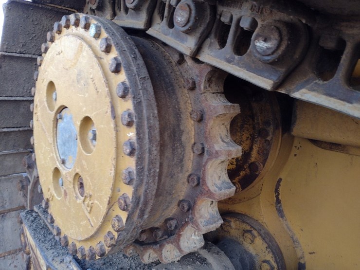 caterpillar-d6t-xl-image-35