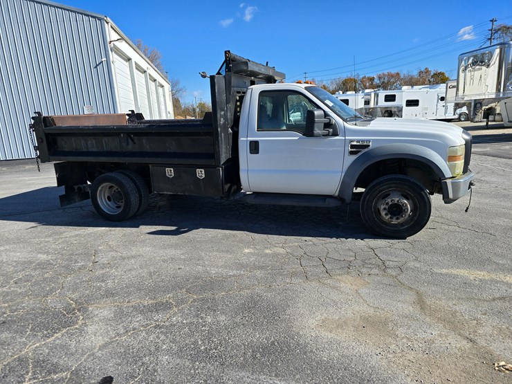ford-f550-image-31