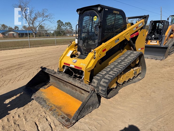 2022-caterpillar-299d3-image-8