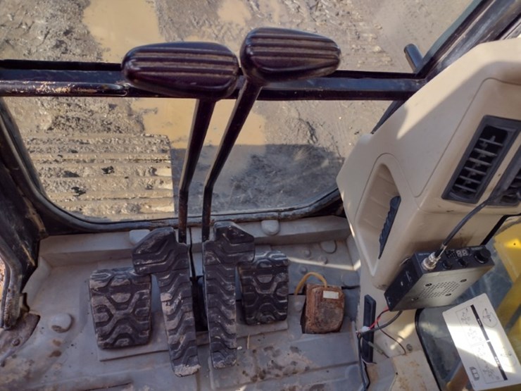 caterpillar-321c-image-13