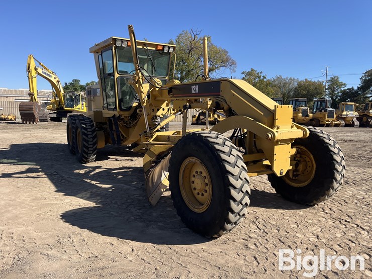 1995-caterpillar-12h-image-3