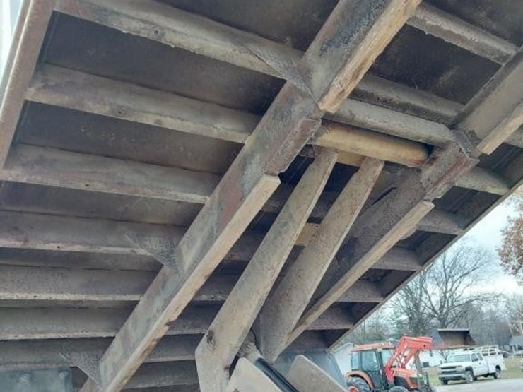 international-4700-image-18