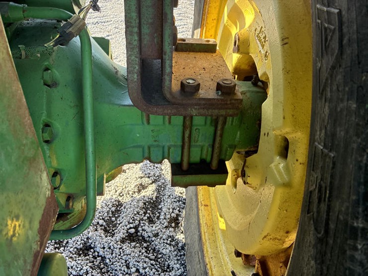 john-deere-4520-image-38