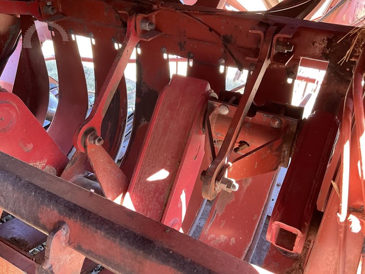 1980-hesston-4900-image-29