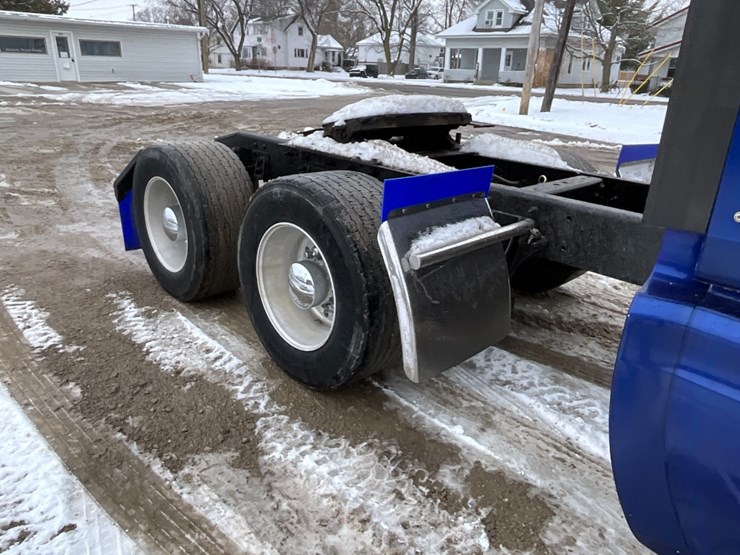 2011-international-prostar-image-6