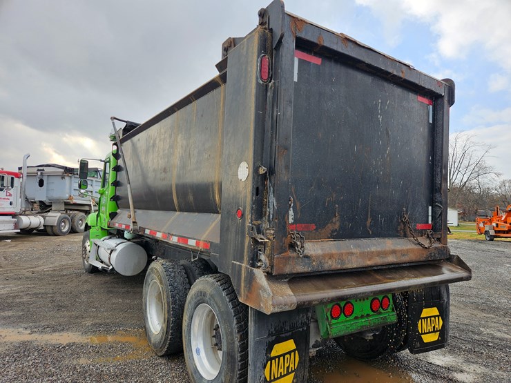 freightliner-columbia-112-image-13