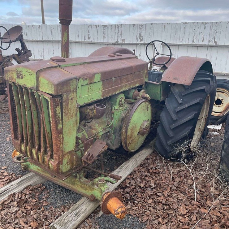JOHN DEERE D