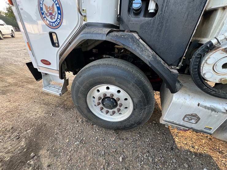 peterbilt-520-image-57