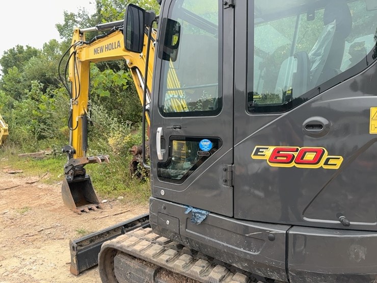 new-holland-e60c-image-5