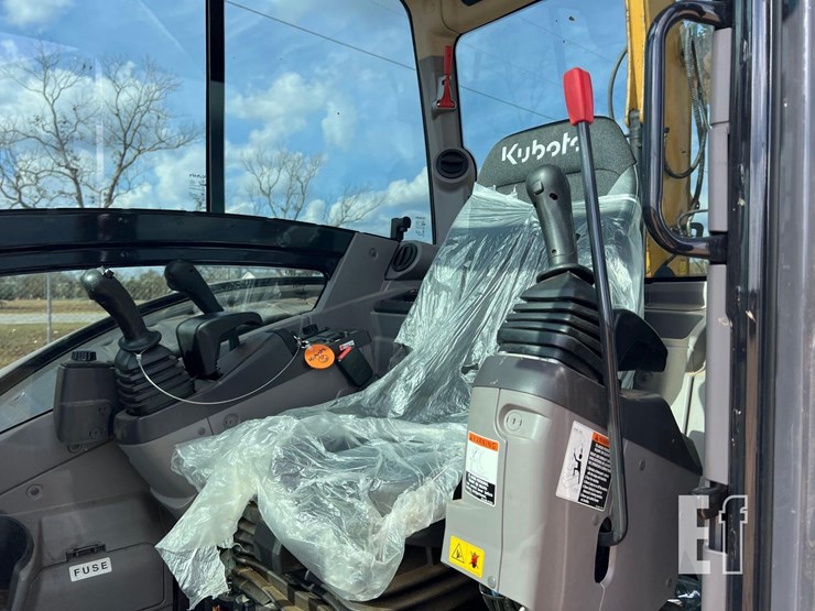 kubota-kx057-5-image-27
