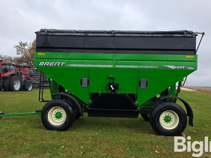 unverferth-brent-gt-644-gravity-wagon-image-8