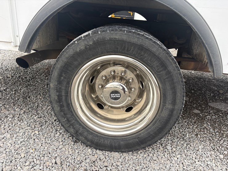 ford-f450-xl-image-7